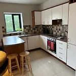 Nem Place, Modern Two-bedroom Close To Centre *