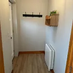 Nem Place, Modern Two-bedroom Close To Centre Apartmán *